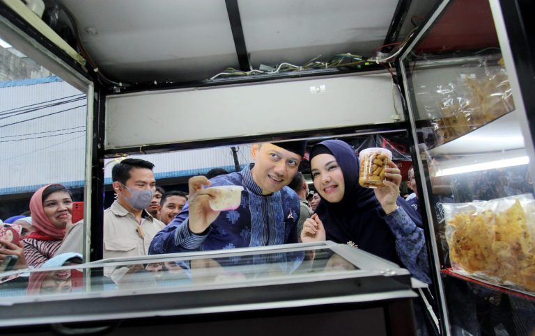 AHY Lakukan Safari Ramadhan di Pasar Lama Kota Tangerang