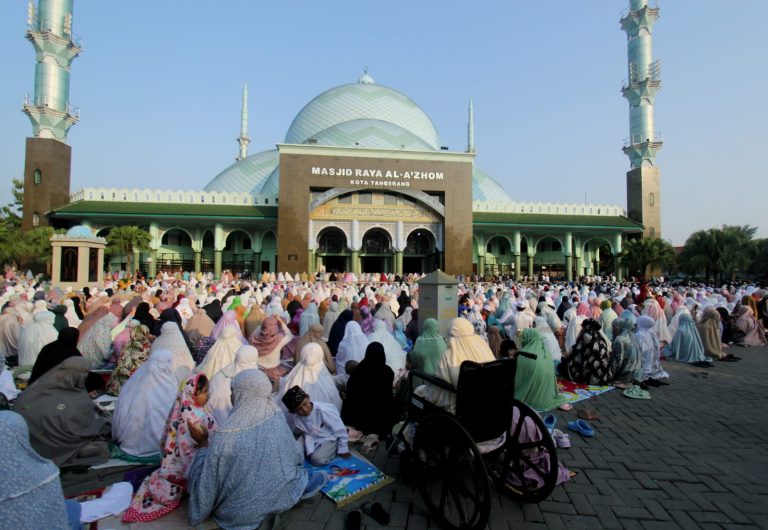 Sholat IED di Masjid Raya Al-Azhom Kota Tangerang