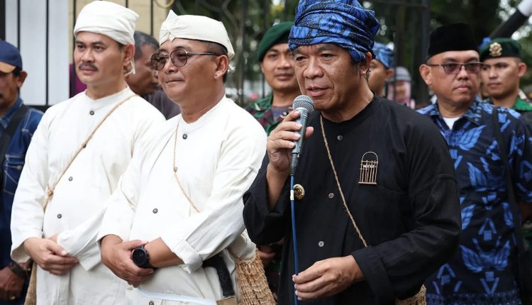 Pj Gubernur Banten Al Muktabar menerima kedatangan warga Baduy