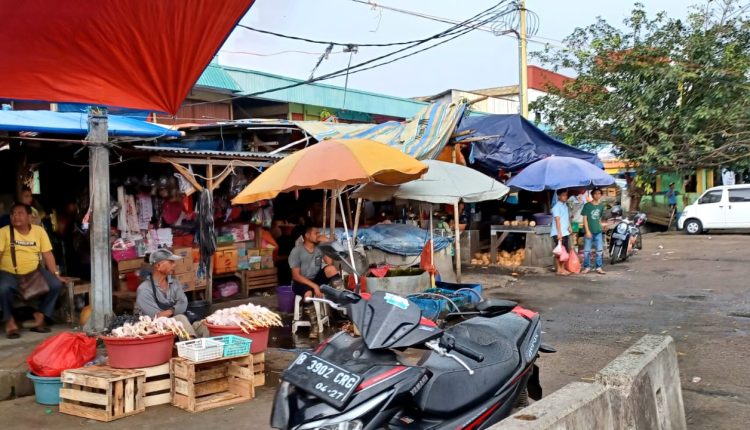 Keadaan suasana diluar Pasar Anyar Tangerang