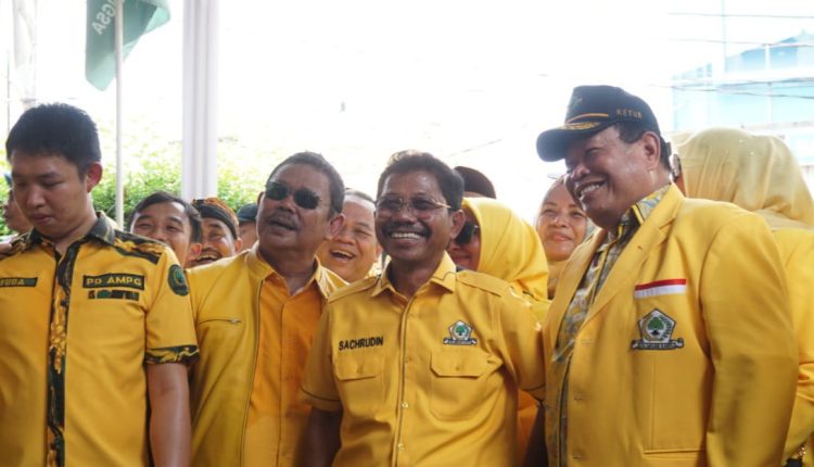 Rombongan Partai GOLKAR tiba di KPU Kota Tangerang