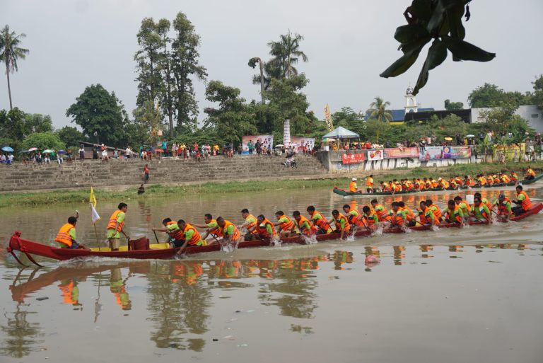 Semarak Lomba Perahu Naga Festival Peh Cun 2023 di Kota Tangerang