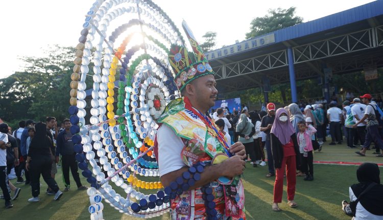 Festival HANI 2023 dengan kostum dari plastik bekas
