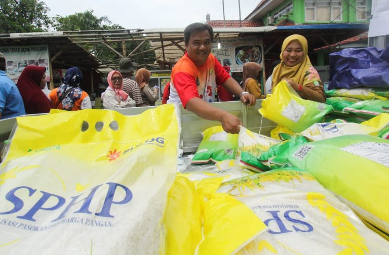 Sambut HUT Kota Tangerang ke-31 Pemkot Tangerang Gelar Pasar Murah