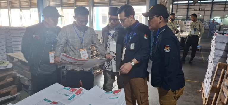 KPU KOTA TANGERANG CETAK SURAT SUARA PILKADA 2024 KPU KOTA TANGERANG CETAK SURAT SUARA PILKADA 2024